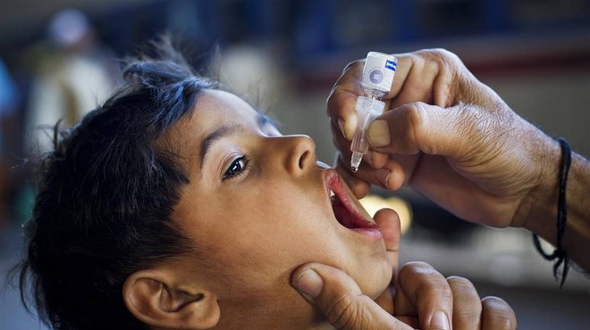 UNICEF: S cepljenjem vsakih 12 sekund rešimo 1 otroško življenje! (foto: UNICEF/Zaidi)