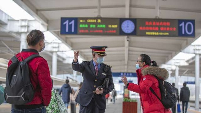 Kitajska uvedla covidni potni list za mednarodna potovanja (foto: Xinhua/STA)