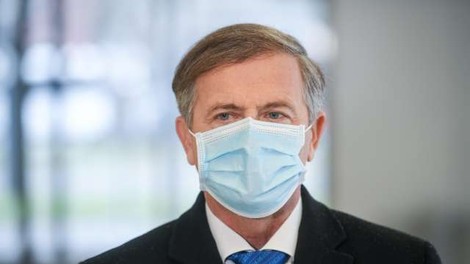 Zaradi nepooblaščenega vpogleda v osebne podatke Karla Erjavca in še približno 20 oseb policistu kazen 5000 evrov