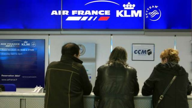 Francija poskusno uvaja digitalne prepustnice za letalska potovanja (foto: Xinhua/STA)