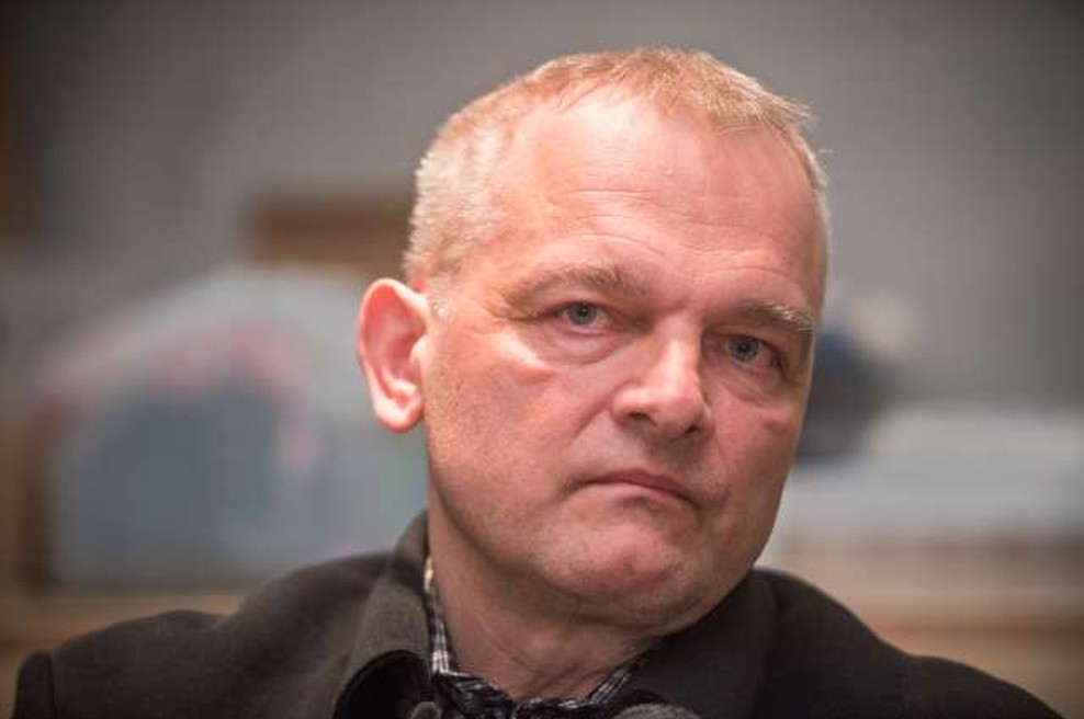 Ihan: V zimskem času je zaradi suhega zraka ključna obramba pred virusi učinkovito prezračevanje prostorov (foto: Bor Slana/STA)