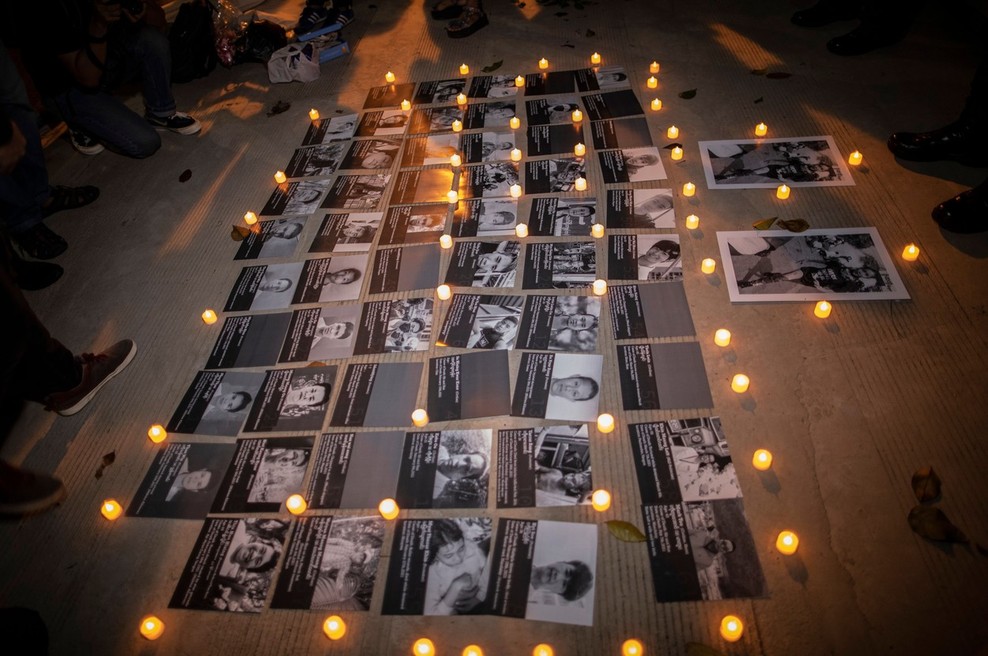 V Mjanmaru med protestom zaprli tudi novinarja nemške agencije dpa (foto: profimedia)