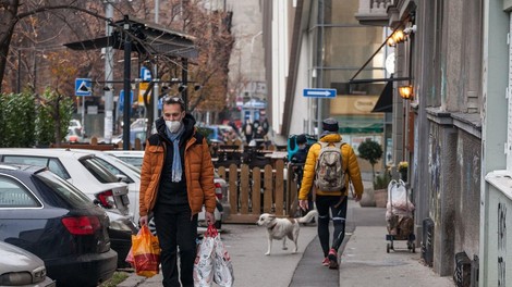 Slovenija: 365 dni epidemije v številkah