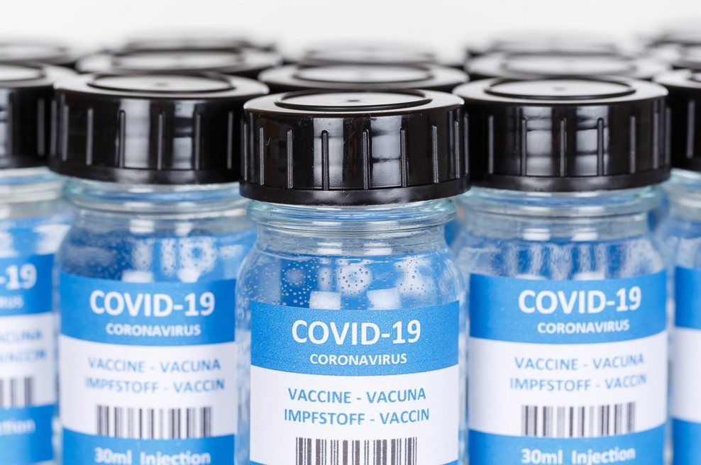Zmanjšano dobavo cepiva AstraZenece  za EU bo zapolnil Pfizer (foto: profimedia)