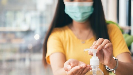 V soboto 520 okuženih med 2984 testiranci, umrlo pet covidnih bolnikov