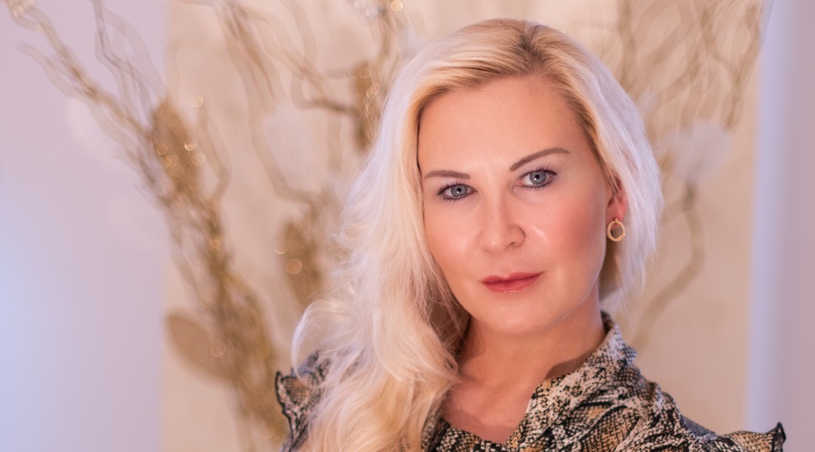 Dr. Lucija Mulej: "Ne govorijo le besede. Veliko več pove pogled. Včasih tišina." (foto: osebni arhiv)