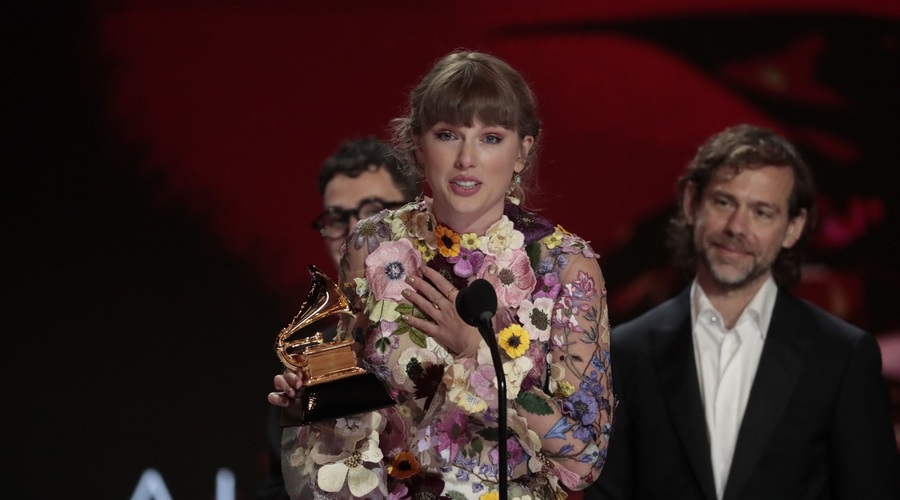 Na 63. podelitvi grammyjev sta se Beyonce in Taylor Swift zapisali v zgodovino (foto: Profimedia)
