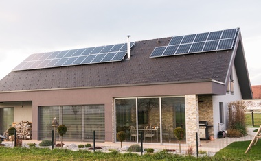 Sončna elektrarna na hiši.