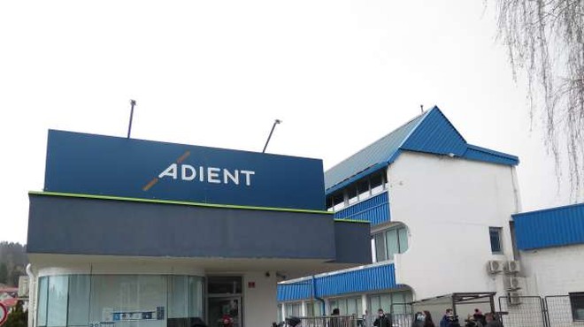 Zaposleni razočarani zaradi napovedi zaprtja Adienta Slovenj Gradec (foto: Vesna Pušnik Brezovnik/STA)