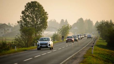 Na delo v drugo občino lani odhajala vsaka druga delovno aktivna oseba