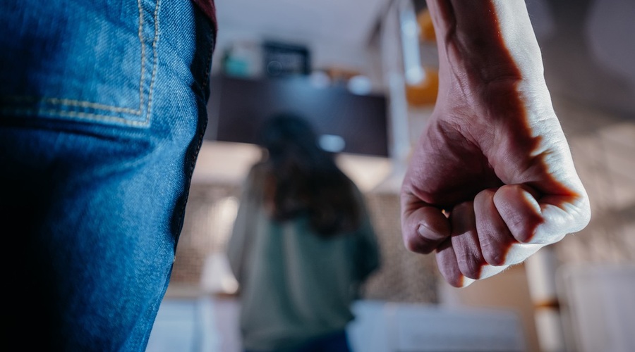 Seksisti pogosteje nasilni do žensk kot moški, ki ženske vidijo kot sebi enake (foto: profimedia)