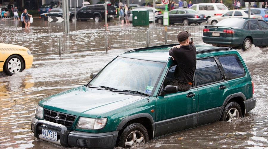 V Avstraliji ob vse slabših poplavnih razmerah evakuirali na tisoče ljudi (foto: Profimedia)
