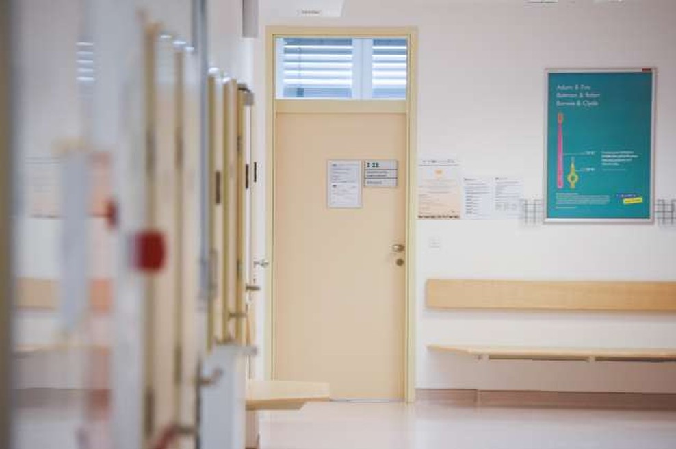 Dopolnilnim zavarovalnicam med epidemijo ostalo okoli 60 milijonov evrov (foto: Nebojša Tejić/STA)