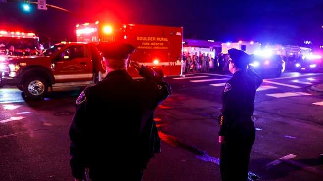 Strelski pokol v trgovini v bližini Denverja, umrlo deset ljudi (foto: Profimedia)