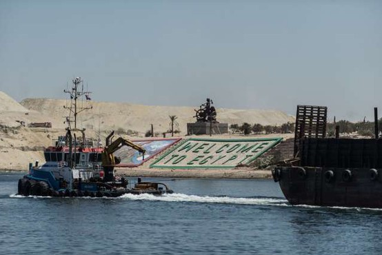 Sueški prekop blokira ogromna tovorna ladja