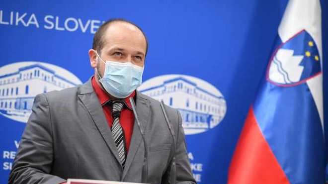 Minister Poklukar odredil nadzor nad izplačili dodatkov med epidemijo (foto: Nebojša Tejić/STA)
