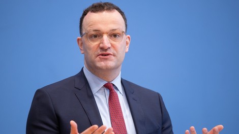 Nemški zdravniki ob hitrem širjenju okužb svarijo pred bližnjo preobremenjenostjo bolnišnic