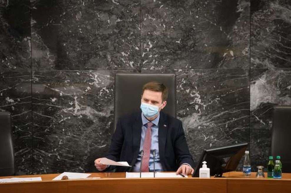V parlamentarnem postopku predlog za razrešitev predsednika DZ Zorčiča (foto: Nebojša Tejić/STA)