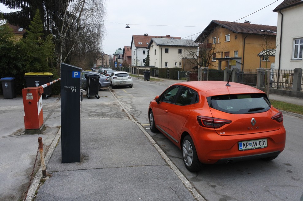 Plačevanje parkirnine zunaj središča Ljubljane odslej podaljšano za dve uri (foto: Shutterstock)