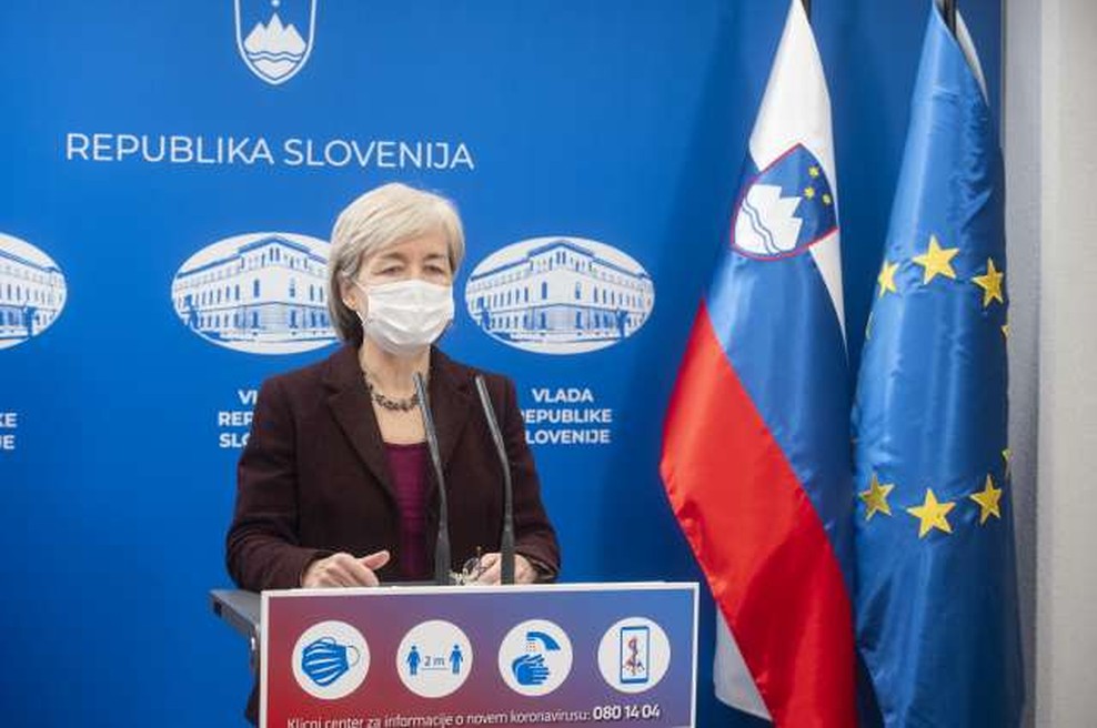 Z enim odmerkom doslej cepljenih 11,4 odstotka, z dvema 5,4 odstotka prebivalcev (foto: Bor Slana/STA)