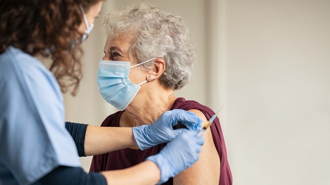 Združenje Srebrna nit kritično do pristojnih: Pri kaosu cepljenja gre za diskriminacijo starejših in ranljivih (foto: Shutterstock)