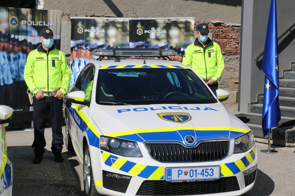 Neznanec v hišo občinske svetnice v Črnomlju vrgel molotovko (foto: Policija)