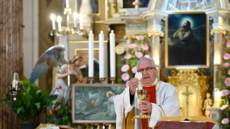 Kristjani na veliki četrtek začenjejo sveto tridnevje