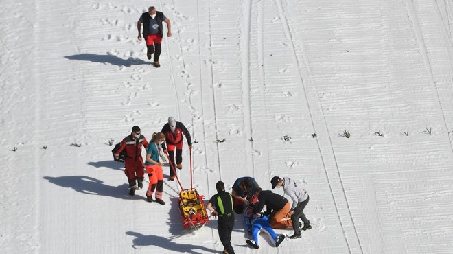 Norveški skakalec Daniel Andre Tande po hudem padcu v Planici spet doma (foto: profimedia)
