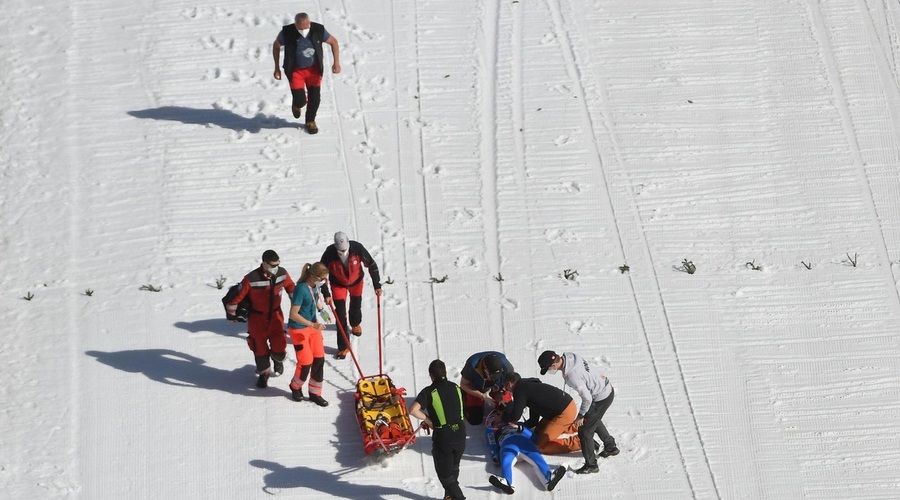 Norveški skakalec Daniel Andre Tande po hudem padcu v Planici spet doma (foto: profimedia)