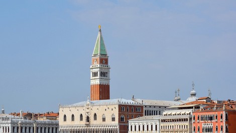 V Italiji bodo cepilne centre organizirali tudi v muzejih, cerkvah in celo na predelanem vodnem taksiju