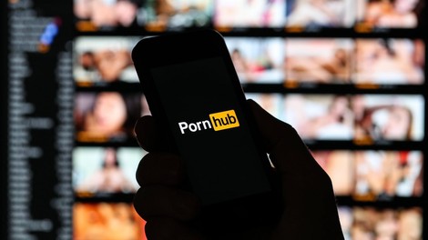 "Našel sem ljubezen, zato se poslavljam s Pornhuba," je zapis, ki je te dni obsedel internet
