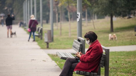 V četrtek se je število okuženih povečalo za 1279, umrli so trije covidni bolniki