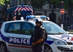 V streljanju pred pariško bolnišnico en mrtev