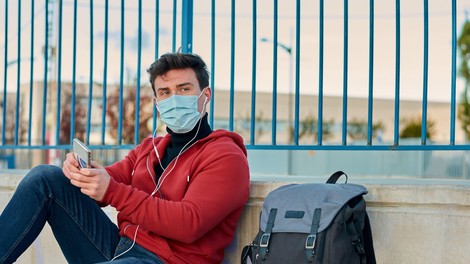 V nedeljo ob opravljenih 1484 PCR testih potrdili 287 okužb