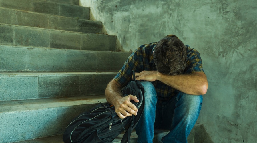 Vse več duševnih stisk med mladimi; po pomoč se lahko obrnejo na številne naslove (foto: Shutterstock)
