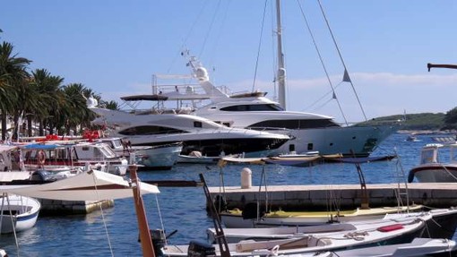Na Hrvaškem plačevanje turistične takse za plovila le še prek spleta