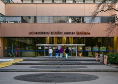 Na UKC nekateri zdravniki prejemali dodatke, njihovo lažno prisotnost pa evidentiral kar varnostnik