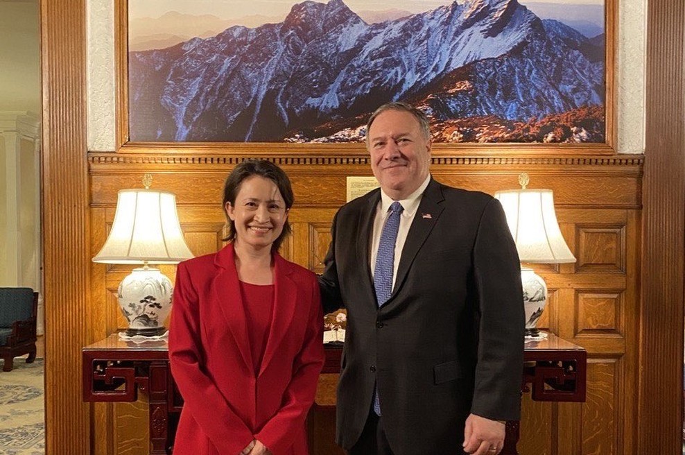 Mike Pompeo naj bi kršil etična pravila, saj je zaposlenim nalagal zasebna opravila (foto: profimedia)
