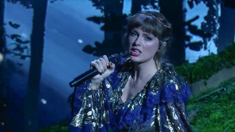 Taylor Swift prehitela skupino The Beatles pri uvrstitvi na vrh lestvice za 105 dni