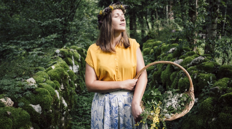 Mojca Benedejčič - Pehtra: "Vrnila sem se k naravi" (foto: Projekt Artistic - Občina Bovec)