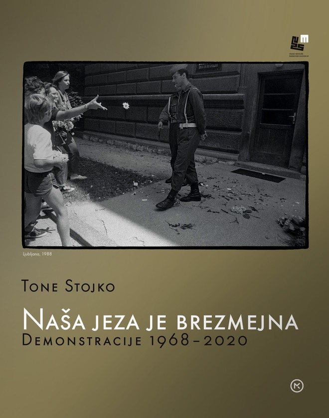 Fotografska monografija Naša jeza je brezmejna (demonstracije 1968–2020) (foto: Mladinska knjiga)
