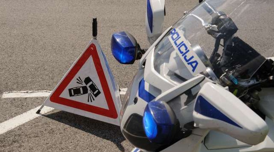V prometni nesreči v Solkanu je bil hudo poškodovan neznanec. Ga prepoznate? (foto: Nebojša Tejić/STA)