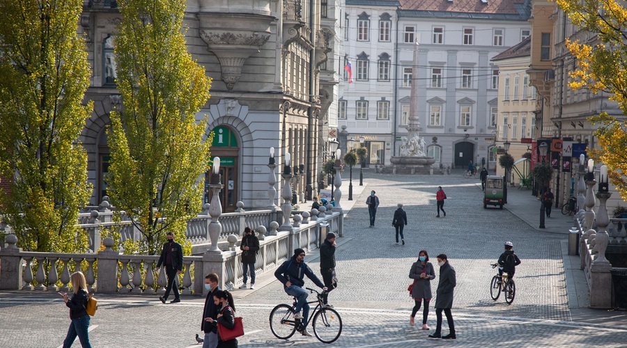 Doživljanje trenutnih razmer še vedno zelo negativno, pogled v prihodnost bolj optimističen (foto: Profimedia)