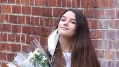 Suri Cruise je stara 15 let (in na las podobna mami Katie v njenih mlajših letih)
