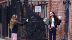 Suri Cruise je stara 15 let (in na las podobna mami Katie v njenih mlajših letih)