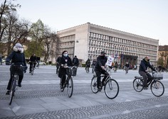 Protestno kolesarjenje na Trgu republike v Ljubljani spet oživelo