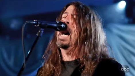 Dave Grohl  je z dokumentarcem spisal ljubezensko pismo glasbenikom na turnejah