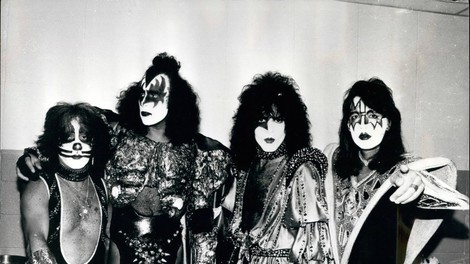 Netflix se dogovarja za snemanje filma o legendarni rockovski skupini Kiss