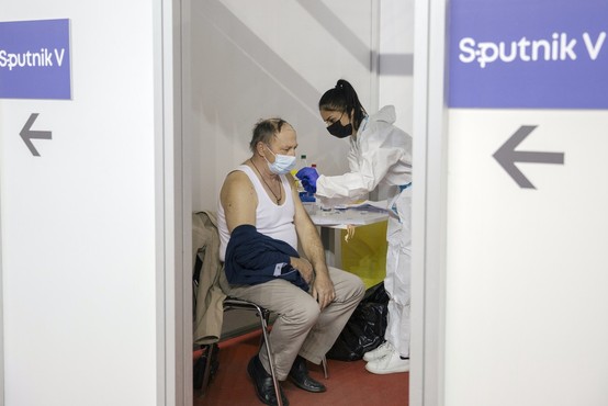 Srbija znova omogoča cepljenje vsem tujim državljanom
