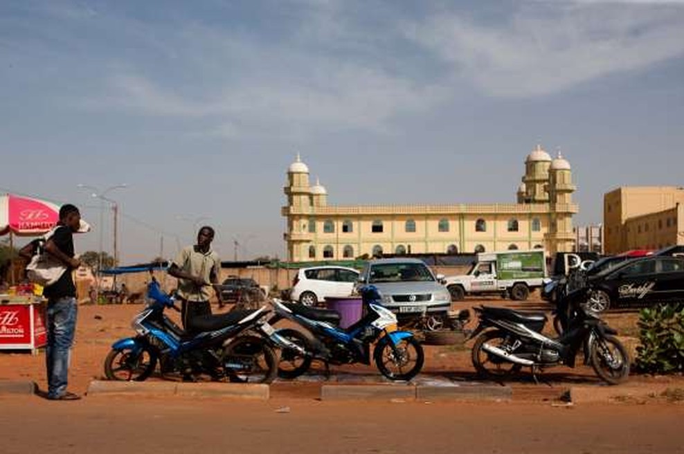 V napadu v Burkina Fasu ubiti trije evropski državljani (foto: Xinhua/STA)